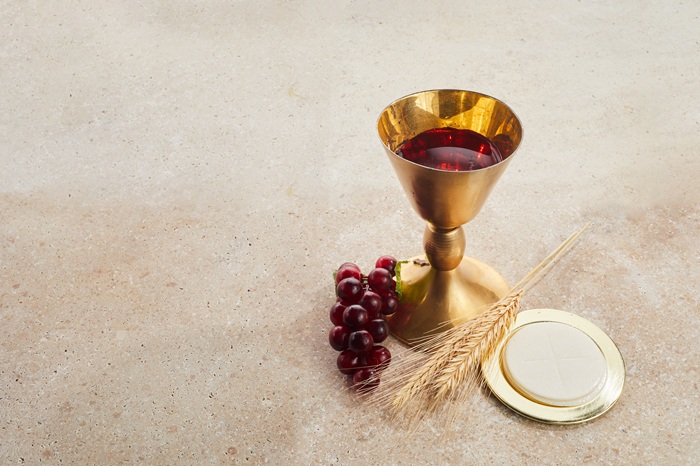 Vin-de-messe-liturgique-calice