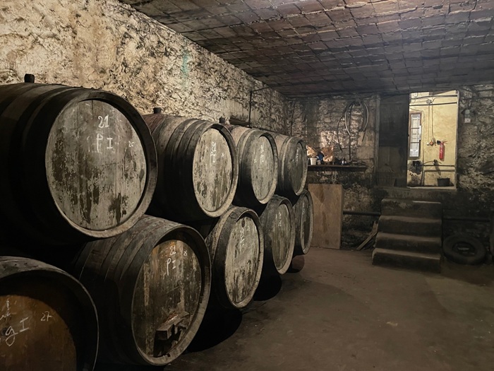 les caves du Château des Tours, propriété d’Emmanuel Reynaud