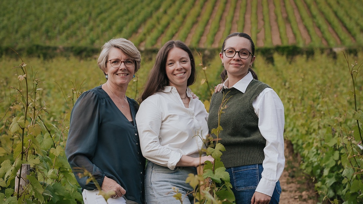 Lire la suite à propos de l’article Domaine Dubreuil-Fontaine : à Pernand-Vergelesses, le vin se transmet de mère en filles