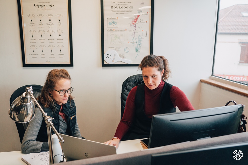 Marion et Alix, équipe internationale d'iDealwine