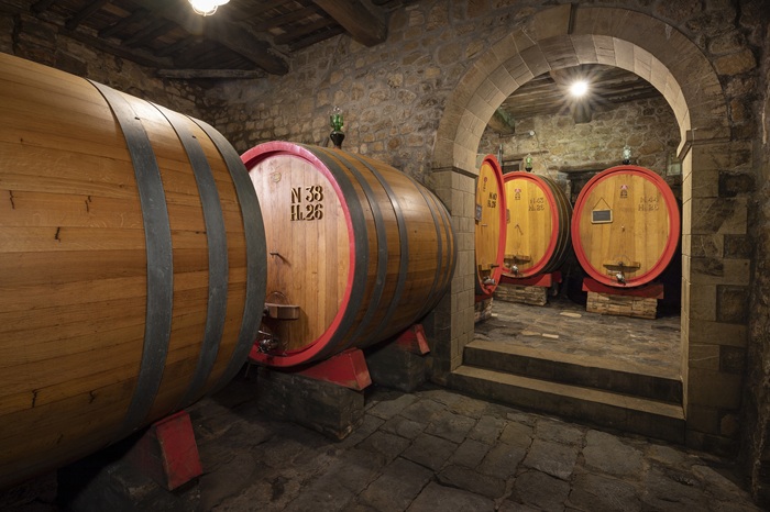 Marroneto cantina botti