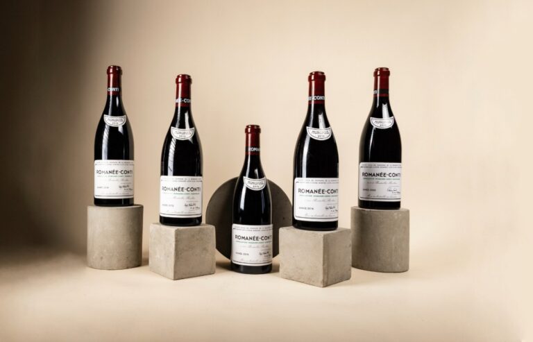 Lire la suite à propos de l’article iDealwine adjuge 124 bouteilles du domaine de la Romanée-Conti pour un montant proche de 500 000 €