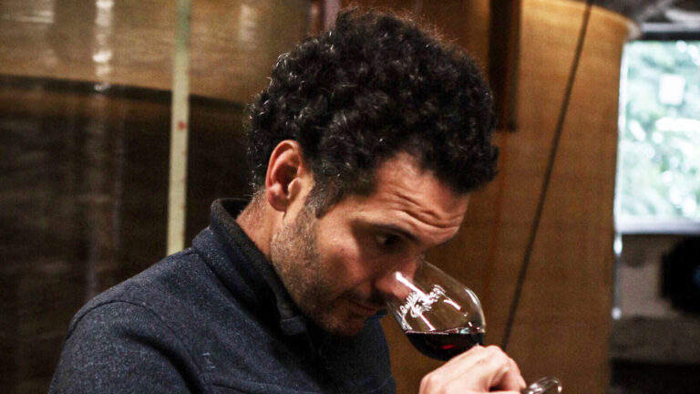 Lire la suite à propos de l’article Domaine Inebriati : les vins naturels et biodynamiques de Victor Beau au Pic-Saint-Loup